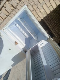 للبيع مرات ما تجمد بس تبرد مرات هيج السعر 100قفل رقمي 07814019519