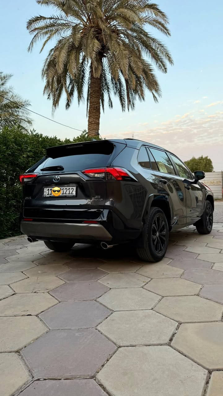 للبيع - تويوتا راف فور هايبرد se بلاك ادشن
كلين تايتل بدون حادث سياره جديده ماشيه 8 الف

🔹 الموديل:2024
🔹 التسجيل: رقم بغداد(مميز)
🔹 المواصفات:
✅ محرك 2500 هايبرد
✅ بصمة تشغيل + أبواب + صندوق
✅ شاشة حجم كبير
✅ كامره دوارة
✅ صندوق كهربائي
✅ تبريد قطعتين
✅ كشنات أسود مطرز أزرق
✅ كشن سائق كهربائي
✅ تدفئة كشنات وستيرن
✅ رادار أمامي وخلفي + بالمرايا الجانبية
✅ مانع تصادم
✅ تحديد مسار
✅ مانع تزحلق
✅ هندبريك بصمة
✅ فور ويل
✅ بك لايت + إشارة أمامية LED
✅ مانع انحدار
✅ 3 أوضاع قيادة (نورمال - ايكو - سبورت)
✅ تبريد شاشة وتبريد الكشنات 
✅ مثبت سرعة (أكروز)
✅ أوتو هولد
✅ وايل كب حجم 18
✅ تحكمات ستيرن جهتين
‏✅ ABS
✅ سياقة ذاتية

مكان السياره بغداد 

تواصل وات ساب ***********
