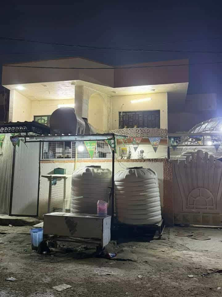 سلام عليكم بيت للبيع في زوير الغربي قرب مشروع الماء 
تفاصيل الدار 🏠 

مساحه 320 واقع حال بالسند 250

البيت مكون من طابقين

الطابق الاول 🏡 

غرفتين نوم

كلدور 

صاله 

مطبخ 

مجمع صحيات غربي شرقي

الطابق الثاني 🏡 

غرفتين نوم

مخازن عدد ٢

كلدور مجمع صحيات غربي شرقي 

اسطح عدد ٢ عالي وناصي 

للاستفسار الاتصال على الرقم 

***********

***********
