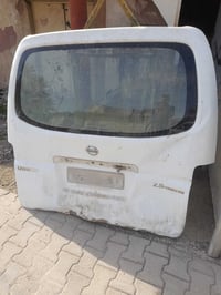 باب خلفي • نيسان يورفان ٢٠٠٩ • اصلي شركة