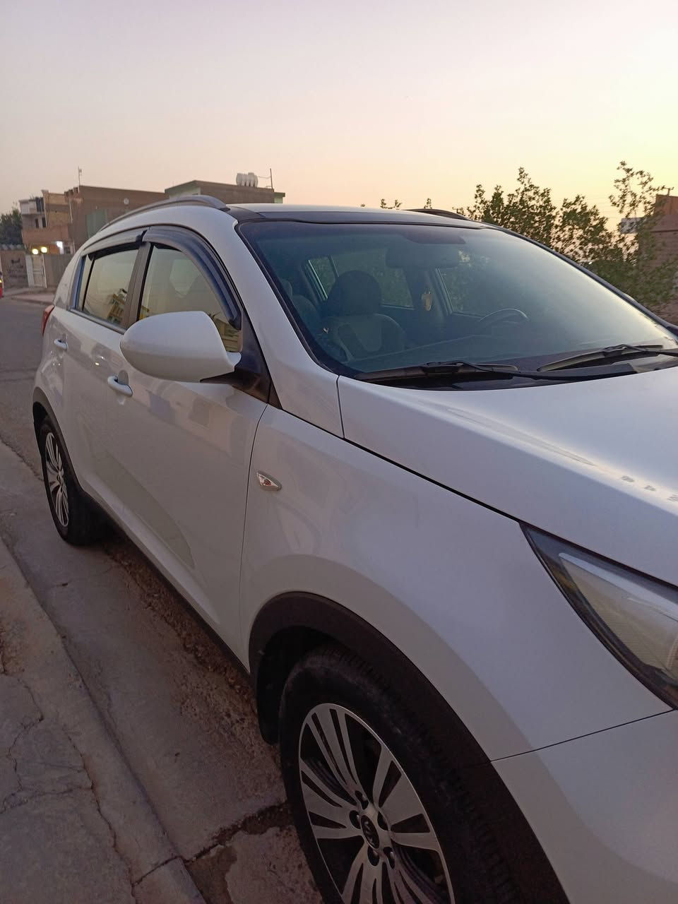 السلام عليكم
للبيع كيا سبورتج موديل ٢٠١٥
السيارة مكفولة من الصبغ والبارد ماشية ١٠٢ الف قابل للزيادة السيارة بعدهة على وضع الشركة مال بيت على ايدنه مواصفات نص فول بانوراما كشنات جلد حساسات وكامرة ثلاجة بالچكمچة لد نهاري بروجكتر اشارة(مساعد) تحكم سترين كاعية وكشنات تغليف درجة اولى خمسة ويل كب سبير منازل مكان السيارة بغداد ***********
