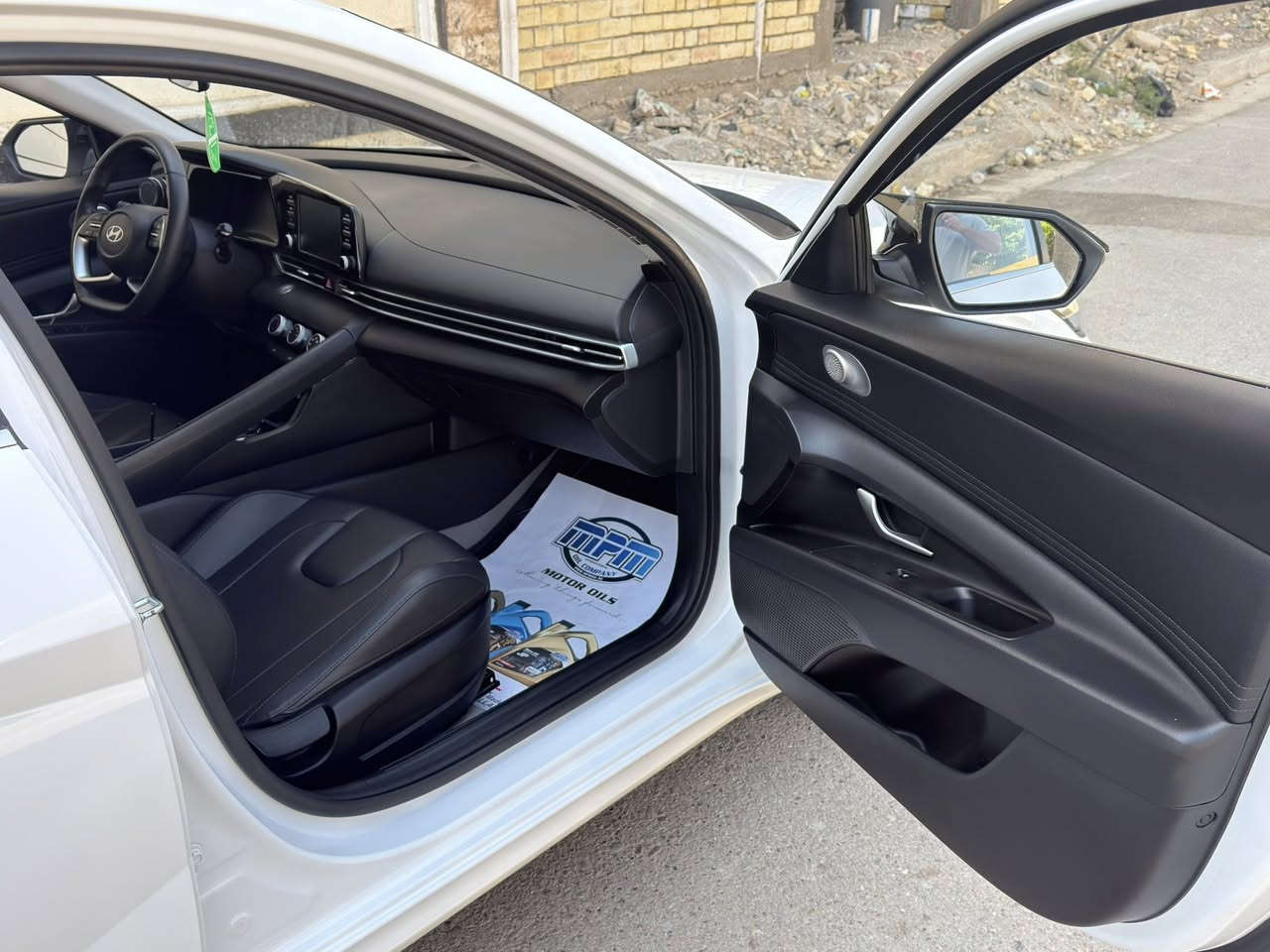 النترا 2024 ( خـليـجـي ) تجميع صيني
‎ 
‎
‎ فول مواصفات سلايد فتحة سقف بصمة
‎
‎ 👈المواصفات :
‎
‎مود رايف ( ايكو ٫ كومفرت ٫ سمارت ٫ سبورت )
‎
‎بصمة تشغيل بصمة ابواب
‎
‎شاشة اصلية 
‎
‎عداد سرعة ديجتل 
‎
‎مقاعد جلد اسود 
‎
‎6 ايرباك (الدشبول الدركة التكم المقاعد)
‎
‎لايت led نهاري
‎
‎لايت زنون عالي ناصي 3 عدسات
‎
‎فتحة سقف
‎
‎استيرن رياضي حرف D
‎
‎ويل رياضي حجم 17
‎
‎تبريد قطعتين
‎
‎مري كهرباء+ اشاير بالمري
‎
‎كروس سرعة وفول تحكم ستيرن
‎
‎حساسات خلفي امامي +كاميرا 
‎
‎سايد بريك كهرباء
‎
‎محلاحضة السياره مكفولة كفالة عامة من البارد والرصعه والصبغ عدة شخط جداً بسيط موضح بالصورة فوك قبق البانزين على كد شبر عايفه ما مصلحه السياره ماشية 45 الف كيلو رقم اربيل بأسمي تحويل فقط بأي يوم يعجبك 
عنوانها بغداد الدورة للأستفسار اكثر على الرقم *********** واتساب او اتصال
