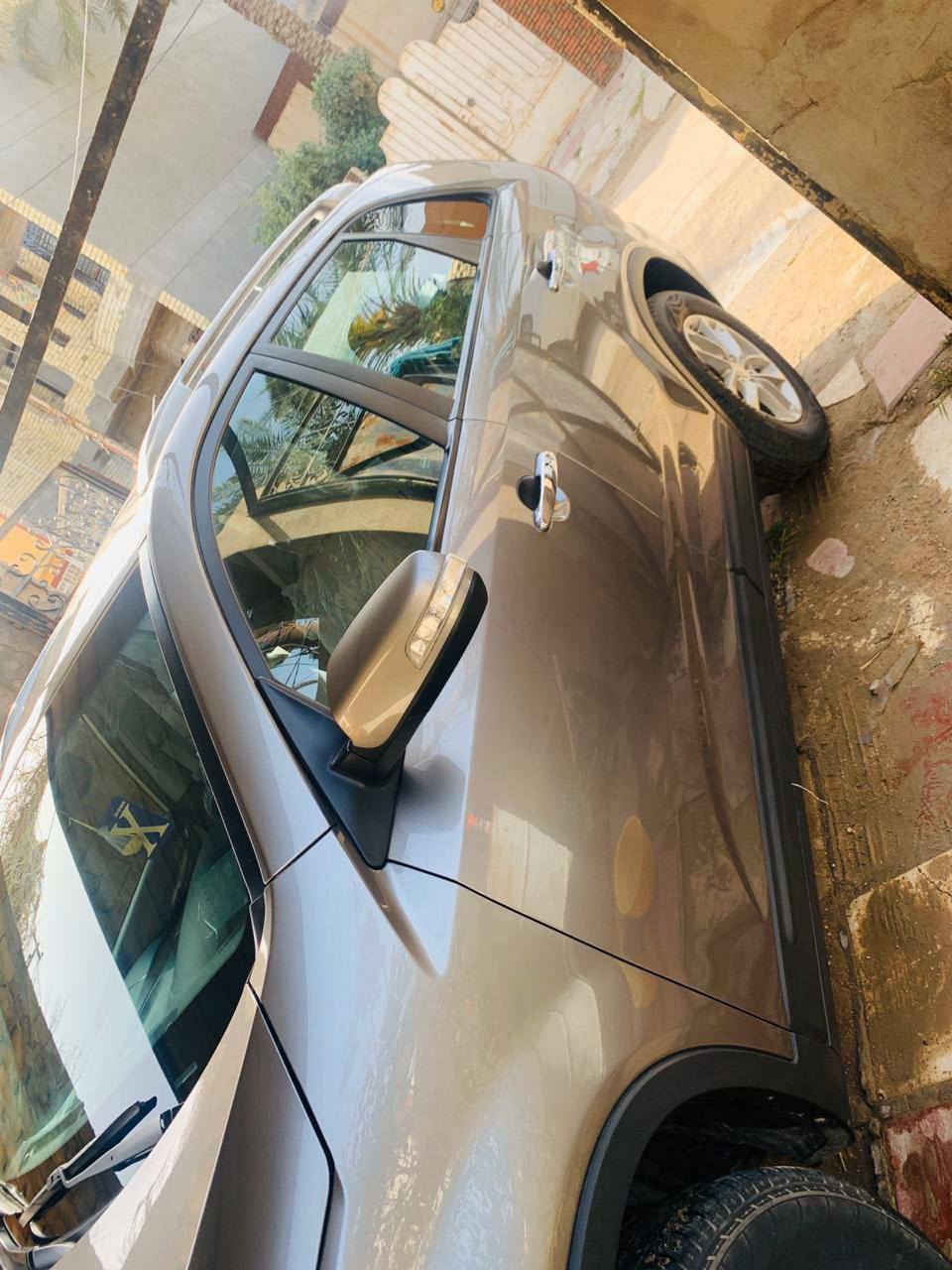 سورنتو 2015
وارد امريكي 
مكينه 2400
7راكب 
رقم شبه مميز 
مكفوله كفاله عامه 
سياره باسمي 
ماشيه 80ميل حقيقي
ضربتها اربع اصابع بين الباب والجاملغ عكس السايق 
مكان كوت 
*********** سعر 147 وبيها مجال
