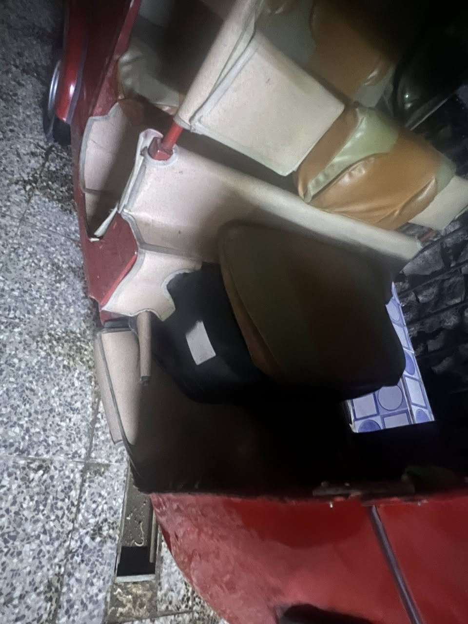 سلام عليكم مره رخصت لادمن تكتك للبيع موديل 17 تكتك نضيفه وخير من الله رقم وسنويه تحويل ثاني يوم تكتك كلشي ماناقصها كبل للشغل رقمي *********** سعرها 4ونص وبيها مجال قليل حك الجيه
