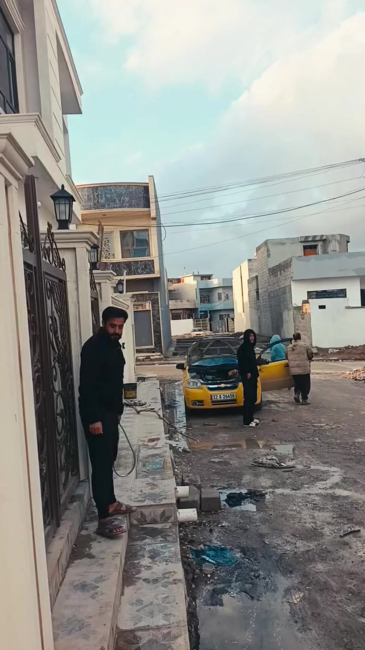 يوجد لدينه دار للبيع زيرو تسليم فوري المساحة
106 متر الوجه 8 والعمق 13
الموقع القوسيات خلف معمل غاز التوفيق
خدمات كامل ماي كهرباء تبليط جمعية الزراعة
الدر يحتوي على ٤ غرف نوم ستقبال و هول
 ومطبخ
يبعد عن طريق دهوك ١٠٠ متر
للستفار الاتصال على الرقم 
 ***********
***********
مرجع مكتب صكر الهاشمي
