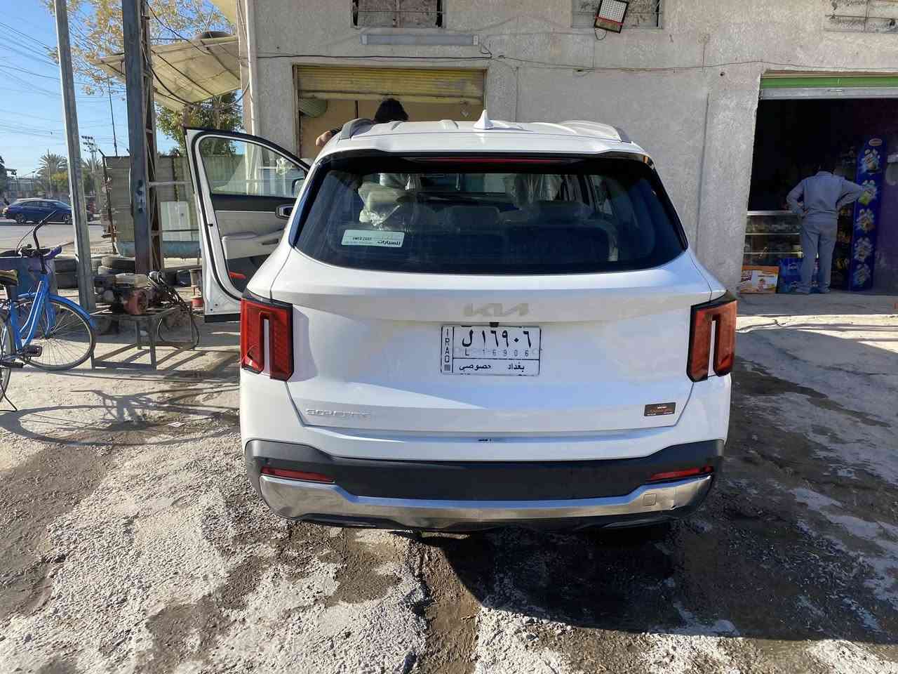 السلام وعليكم
سورنتو 2024 خليجي بيها شخط بالجاملغ الخلفي 
وبك لايت خلفي شوية مكسور 
رقم بغداد تحويل مباشر
السياره ماشية 32 جديده كلش
مكان سياره بغداد
السعر // 310 وبيها مجال حك الجية 
ويل 19  
المواصفات 
داتو شووو  شاشه 
بصمه + بصمه ابواب 
تشغيل عن بعد 
كير ماوس 
6 سلندر 
7 راكب  
شفتات مقود 
سايد بريك بصمه 
جنطه كهرباء 
كشنات كهرباء 
مري شفط 
كامره خلفيه دواره 
حساس امامي وخلفي 
شاشه متصله  
اوتو هولد
مود رايف
3 قطع تبريد 
اشاير بالمري

***********
