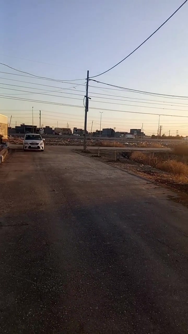 طابو زراعي ٢٠٠ م على طريق حله كربلاء ابو غرق مجاور الطاقه الكهربائيه خدمات ماء كهرباء تبليط للاستفسار مراجعة مكتب الضاحية للعقار هاتف ***********
