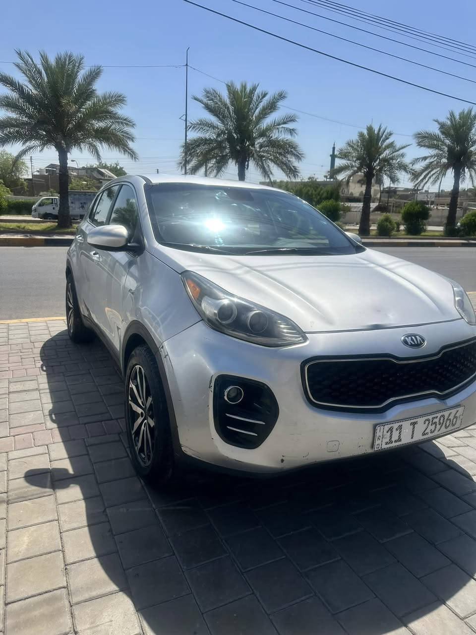 السلام عليكم 
كيا سبورتج 2018 كلين 
مكينة GDi 2400
دفع رباعي 
ماشية 75 الف ميل
وباقي التفاصيل موضحة بالصور 
السعر المطلب 150$
للاستفسار *********** 
مكان السيارة بغداد
