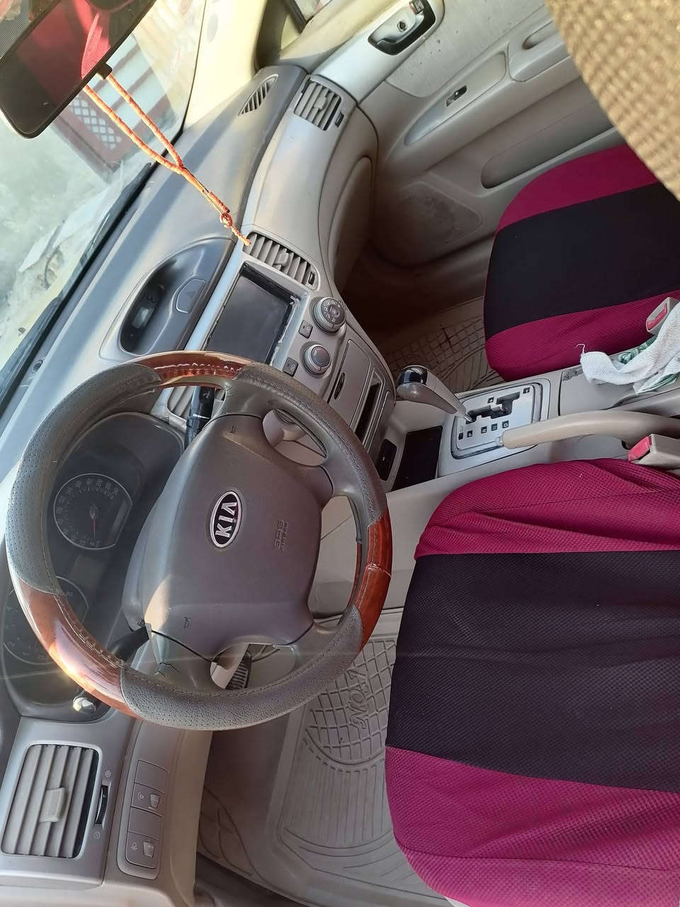 سلام عليكم شباب كيه اوبتيما 2008 مكينه وكير مكفولت  حداديه رقم كوت راعيه حاضر لمداور سعر 78 وبيهه مجال 6 ستندر مكينه  مكلف بنشر وهاذ رقم راعيهه***********
