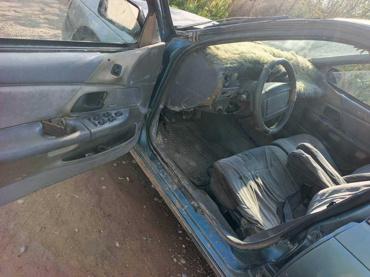 فورت  موديل 93 محرك وكير فرخ بطه صدر زين داخل نضيف ما اندل صاحبه مكفوله السعر 9 ورقات بيع سريع التصال ***********
