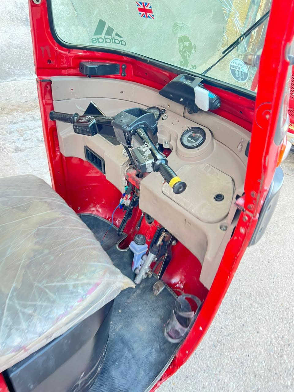 السلام عليكم تكتك 18 شهر 12 داخلة 19 نضيفة اوراق اصولي امر قاضي السعر 3
***********
