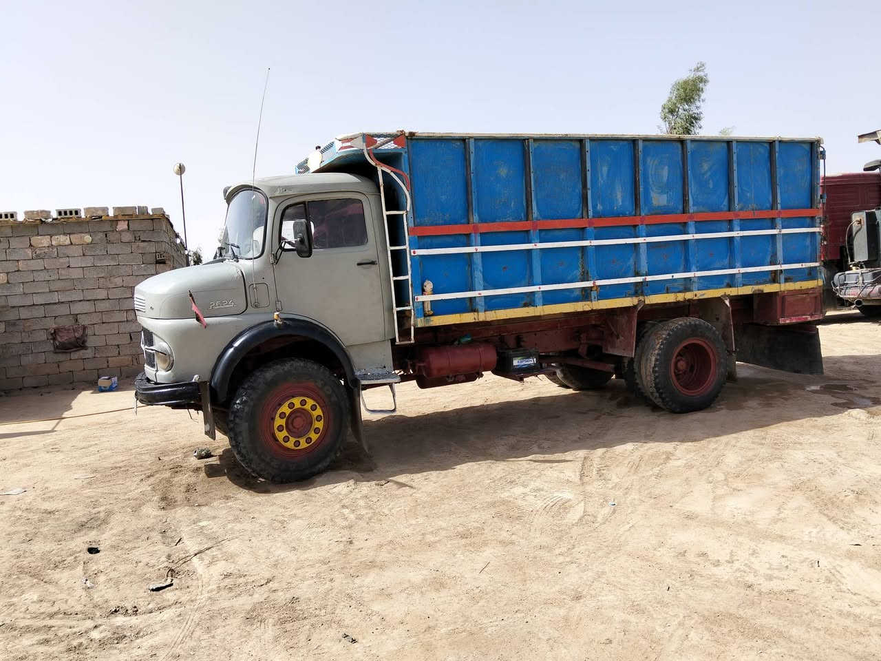 سلام عليكم للبيع ابوردين موديل 82 عشراويه رقم نكليزي تحويل مباشر شاصي مكفول ***********/*********** مكاني كربلاء
