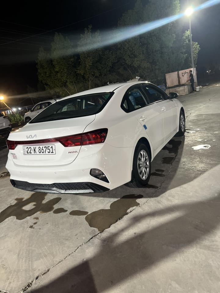 سيراتو خليجي اربيل دولي بسمي محرك 2000تبريد قطعتين دوشمه ارضيه وكشنات جلد الكاظميه ماشيه 77الف وقابله للزياده بيها بارد بلبيبان جهت اليمنا وباقي كفاله عامه مكان واسط العزيزيه السعر 175رقم الهاتف ***********
