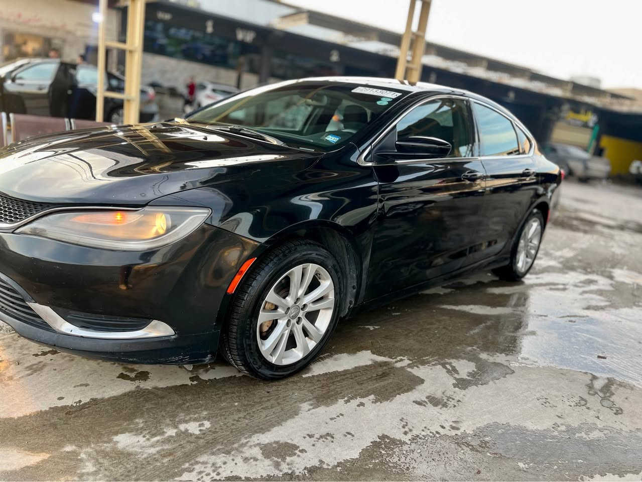 Chrysler c200 2016 
محرك 4 سلندر 2400 
بصمة تشغيل 
شاشة صغيرة 
مواصفات عادية تحكمات ستيرن 
حادثها نص چاملغ امامي سيار + ربع بنيد 
سيارة جاهزة حدادية 100 ‎%‎ 
مكينة مبدل بطالة الدهن بالصيف 
ماشية 87 الف ميل 
سعرها 110$ ورقة 
قابل للتفاوض 
الاتصال *********** موصل, نينوى
