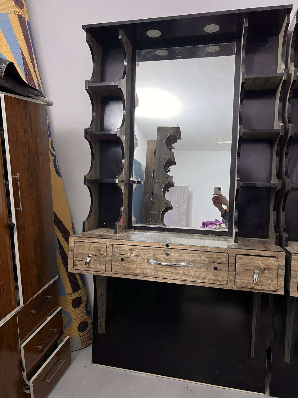 سلام عليكم
ديكور حلاقه للبيع
3ميوزه مرتبات كلش نضيفات
وفاترينات 2
وكرسي 1شغال كلشي بيه ونضيف
قنفات عدد 3
للاستفسار ***********
العنوان بغداد
