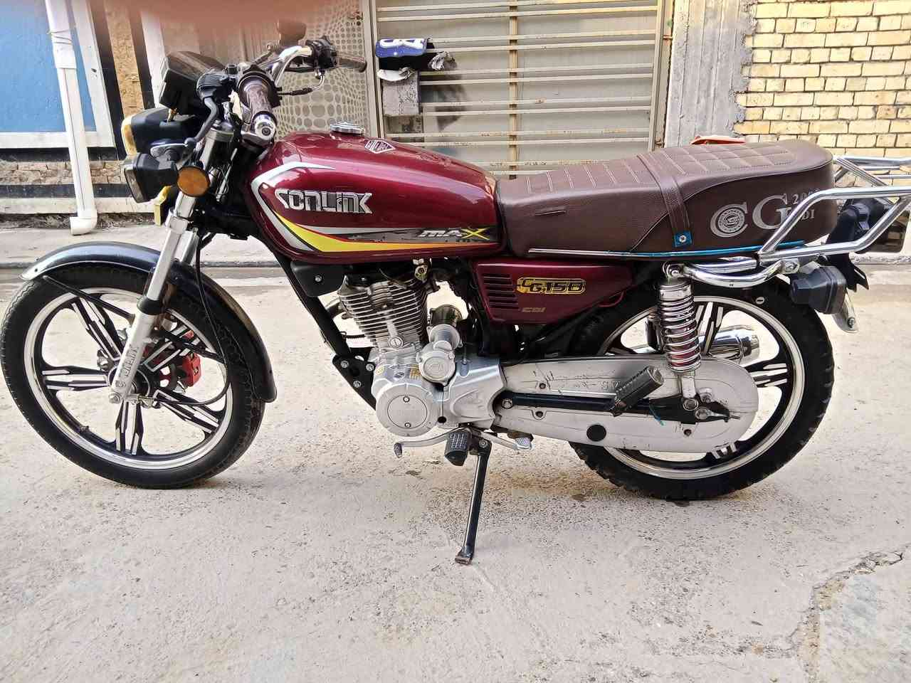 السلام عليكم ورحمة دراجه ايراني خمسه كير سونلك موديل 2024 مكينه 200 دراجه كامله مابيه نقص السعر 675 وبيه مجال عنوان بغداد الشعب ***********
