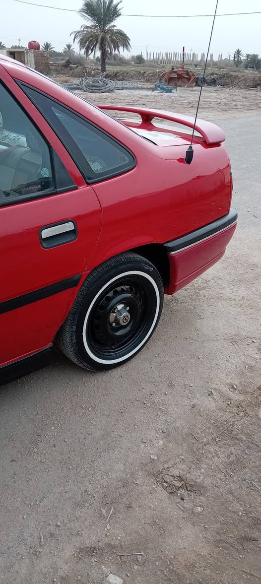 السلام عليكم سيارة اوبل فكتره ياباني سياره خير من الله مكفوله كير ومحرك  قليل جراد سياره مكانه الديوانية الحمزه الشرقي رقم الاتصال *********** بي واتساب ر
