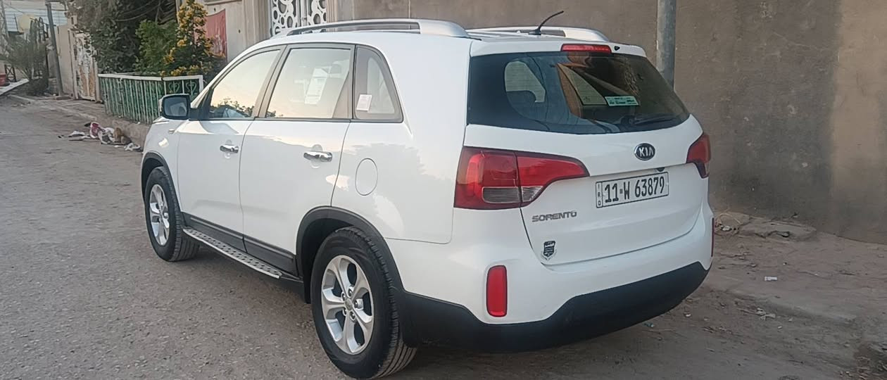 لبيع كيا سورنتو موديل 2015 خليجيه محرك 2400 دوش سبعه راكب تبريد 3قطع سياره جديده رقم بغداد بأسمي سنويتها لتصال *********** مكانه ميسان العماره
