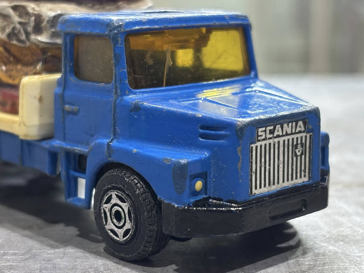 Scania 112

من سيارات الشارع العراقي القديم 😍♥️

حديد بالكامل 
الحجم 1:60
صناعة شركة CORGI JUNIORS 
صُنع في بريطانيا 🇬🇧 

السعر 14 الف ونصف فقط 🔥 

يتوفر توصيل لجميع محافظات العراق 🤩💙

 📍العنوان / شارع فلسطين - خلف المستشفى العالمي 
مكتبة الأمين للحجز و الاستفسار على الرقم او مراسلة الصفحة ***********
#مصغرات #سيارات_مصغرة #بغداد
