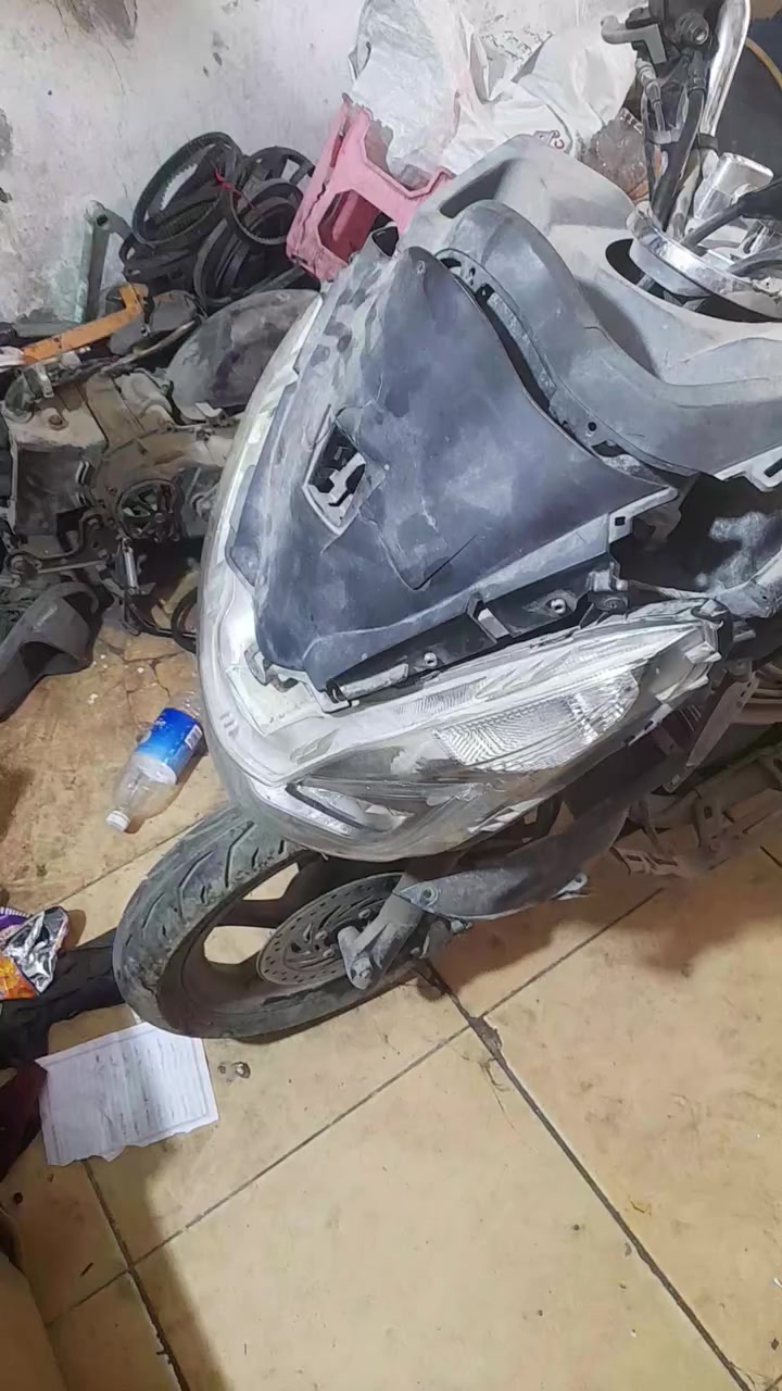 السلام عليكم بيسي اكس الجيل الثاني يابني JF  واكف بيها المغنطه وكفراته تعبنه مكاني الامين الثانيه  ***********
