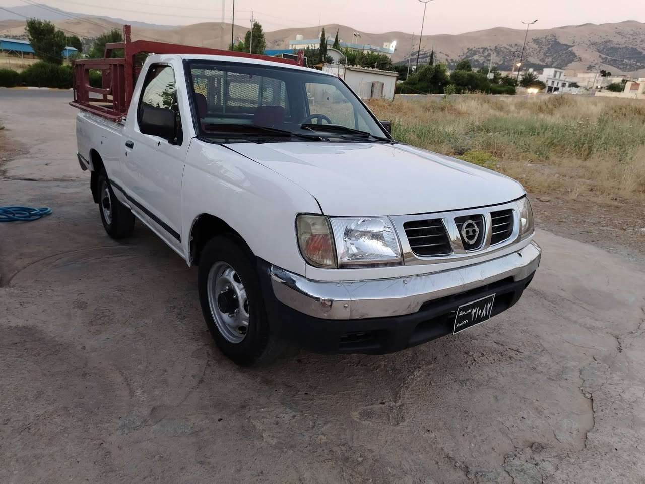 نيسان تاك 2000ناو سور سه يا ره كه سا غه كيرو مه كينه ئه كسل به شه رت تندو تول 39 كه لا *********** هه لبجه شه هيد ***********
