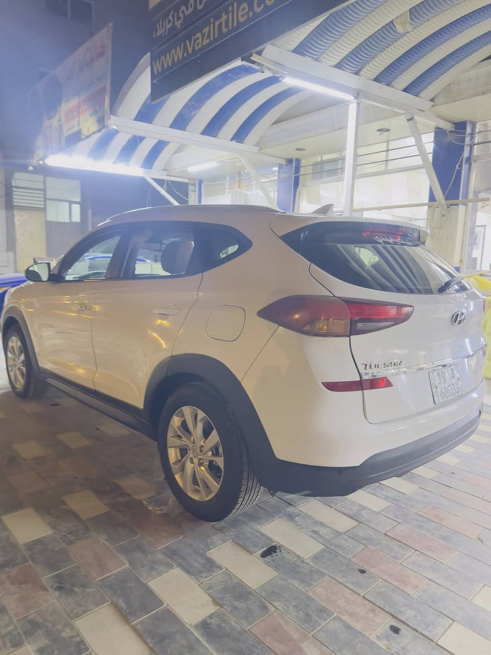 سلام عليكم 
توسان للبيع مديل 20
حادثه جملغات خلفيه فقط 
سعر ١٦٠ بيه مجال بسيط 
***********
