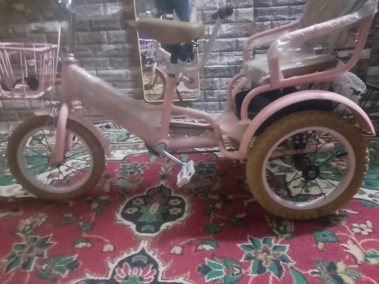 السلام عليكم عندي هذا بايسكل اليوم اخذتة ب135بس طلع جبير ع بنتي بنتي متكدر تمشي بية باسكل جديد يوم اخذتة يشيل ثنين هذا كدامكم بصورة


**إذا كنت صاحب هذا الإعلان وتريد حذفه لأي سبب، رجاءا أرسل رسالة إلى الدعم الفني**