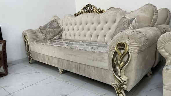 تاقمی قەنەفەی ١٠ نەفەری بۆ فرۆشتن لە سلێمانی ***********
زۆر تازەو پاک ماوەتەوە مێزی ناوەڕاستی خۆی لە گەڵدایە بۆزانیاری نرخ پەیوەندی بکەن یان مەسج
