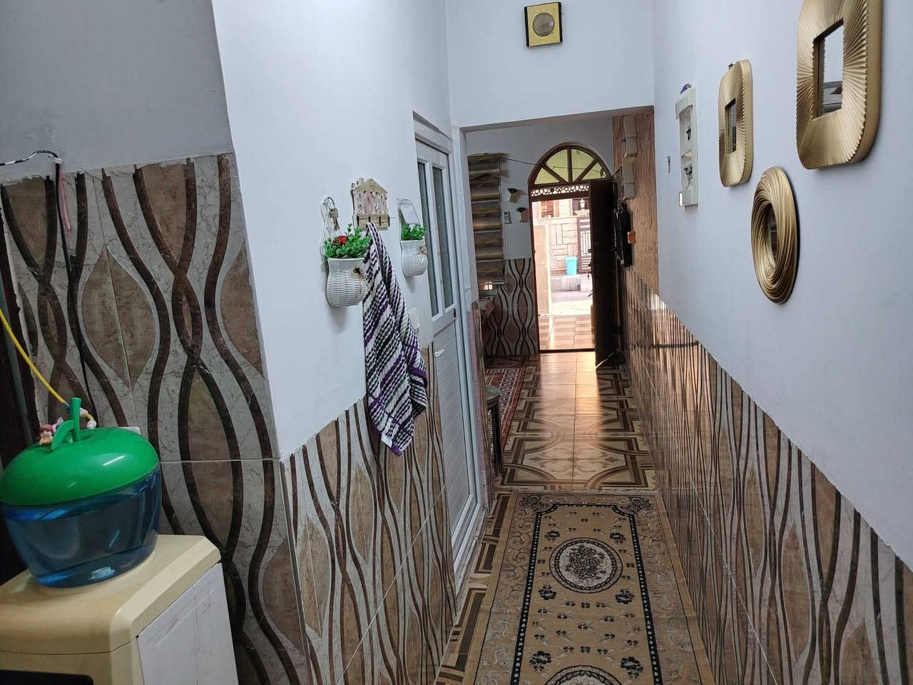 بسم الله والحمد لله
دار للبيع طابو صرف حديث ٨٠ متر

       واجهة ٤ حي عدن

      خلف مدينة الألعاب

      السعر  ١٢٥ مليون مع مجال

     عامر للعقار  ***********

                    ***********
