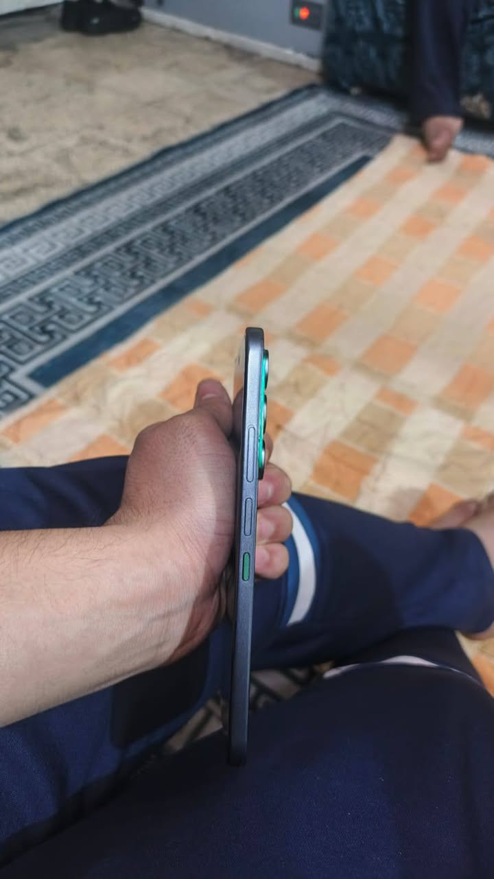 السلام عليكم ورحمة الله وبركاته 
انفنكس هوت 60 برو ذاكرة 256 بعده بالضمان
بس كارتون وياه بي كم طخه 
السعر 150 الف 
الرقم ***********
