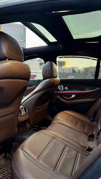 Mercedes Amg E53 /6سلندر فول مواصفات  💥

Tel📞 :- ***********  
الموديل :2022
المحرك :- 3000 /6 سلندر /429 حصان 
المسافة المقطوعة :- 35000 مايل
الضرر :- باب السايق  والجاملغ مبدلات بلادي بدون دواخل  

المواصفات :- 
:- كامرات 360 درجة 
:-رادارات 360درجة ومسار ورادار تكيفي والخ 
:- لايت ميلتيبيم  مع حركة المقود
:- عداد السرعة 300km
:-تسارع من 0-100 ب4.3ثواني 
:-شاشة بمواصفات Amg 
:- كشنات جلد قهوائي  
:- کشن خزن /تبريد/تدفئة/مساج /واسناد الاكتاف عند المنعطفات
