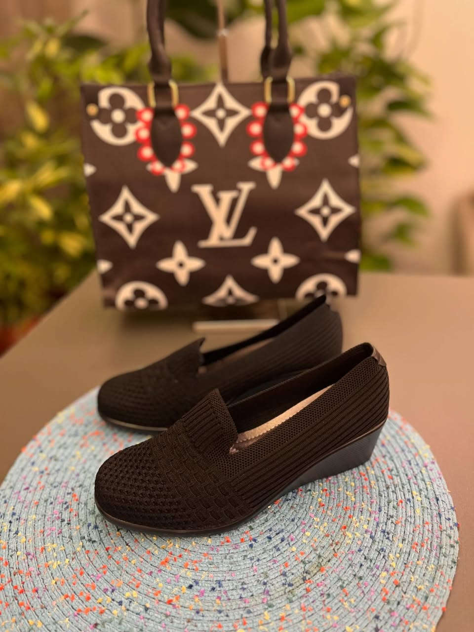 #الاسود_يليق بيكِ سيدتي

وفرنا الكم اجمل تنسيقات اللون الاسود 

لان اناقتج تهمنا 

للحجز والاستفسار يرجى مراسلة البيج عالخاص
او عبر الرقم ***********

توجد خدمة توصيل كافة محافظات العراق
 بغداد 5 الف
المحافظات 6 الف 

#اناقة_حقائب_ماستر_كوالتي_عالي_ 
#بنات_العراق_شباب_العراق 
#اسود_ 
#احذية_نسائية_بجودة_عاليه
