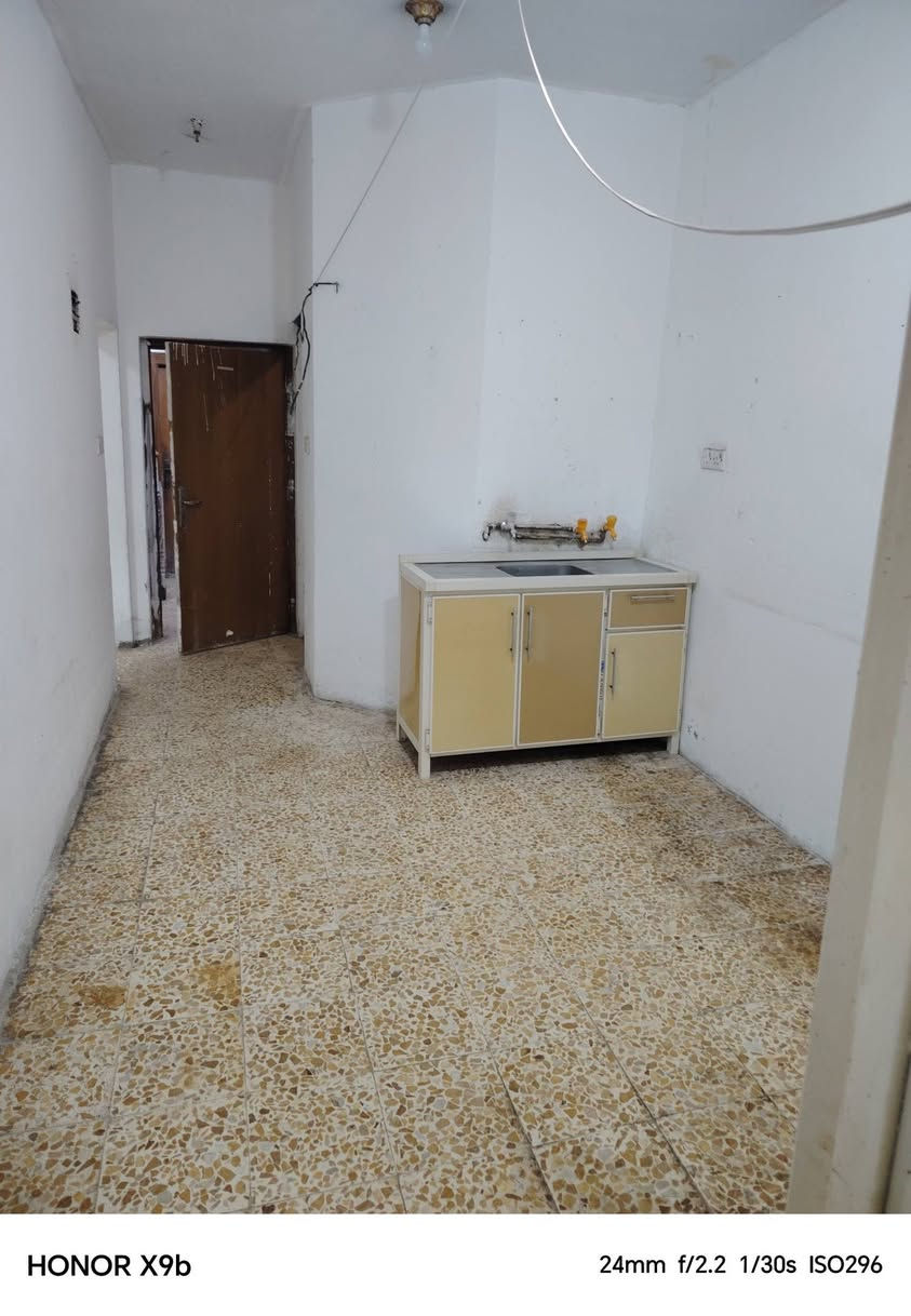 يوجد لدينا
شقه للايجار

غرفتين كلدور مطبخ صحيات

سعر الاجار 210 الف

حله حي المهندسين قرب مركز تأهيل الجرحى

للاستفسار الاتصال على الرقم ***********
