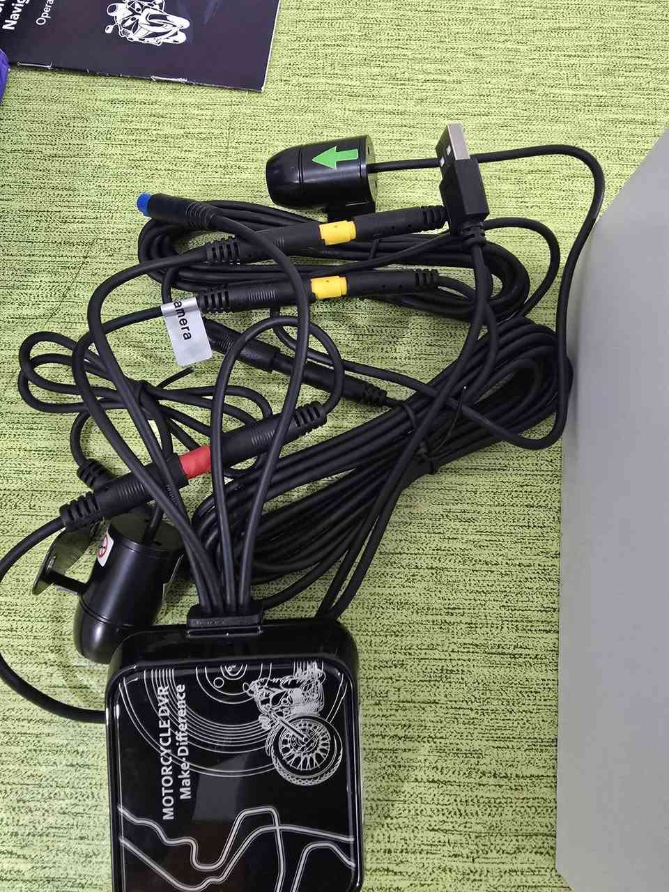 خاص للدراجات جديد غير مستخدم 
مجموعة شاشة مع كامل ملحقاته
كاميرات تصوير مع كامل ملحقاته 
السعر ١٥٠ الف توصيل ٦الاف كل محافظات 
***********
