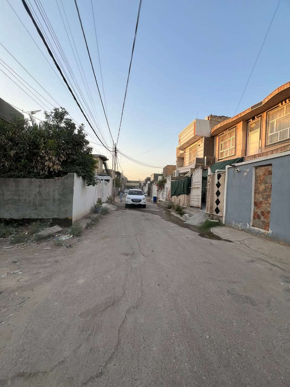 🏡 قطعة أرض للبيع

📐 المساحة: 250 متر 
📜 ملك صرف –
📏 الواجهة: 12.5 متر
📏 النزال: 20 متر

✅ موقع مميز
✅ جميع الخدمات متوفرة

📍 العنوان: حي 17 – قرب مدرسة البحرين

##عقارات الأسد 🦁

📞 للاستفسار والتواصل على الأرقام التاليه:

#ابو اسد .."
***********
***********
