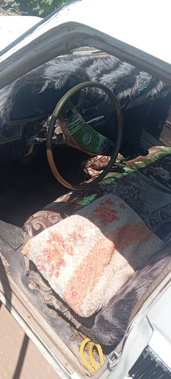 السلام عليكم  بيكم موديل 80 للبيع شرط المحرك و الگير و الأكسل والشاصي الكشر كدام العين طالب عليها 20 بيها مجال بسيط حك الجية للاستفسار اكثر ع الرقم ***********
