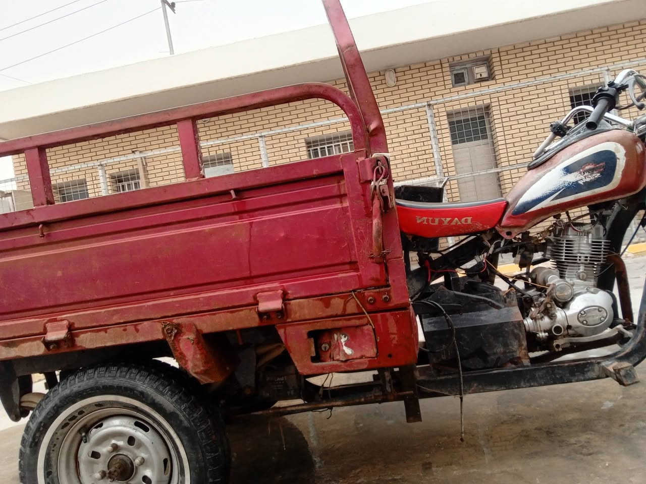 السلام عليكم
ستوته للبيع دايون 18 محرك جديد لايت شفتات وفلنجات جدد تايرات جدد باتري جديد بيه نقص ورقه المكان ناصريه 

***********
