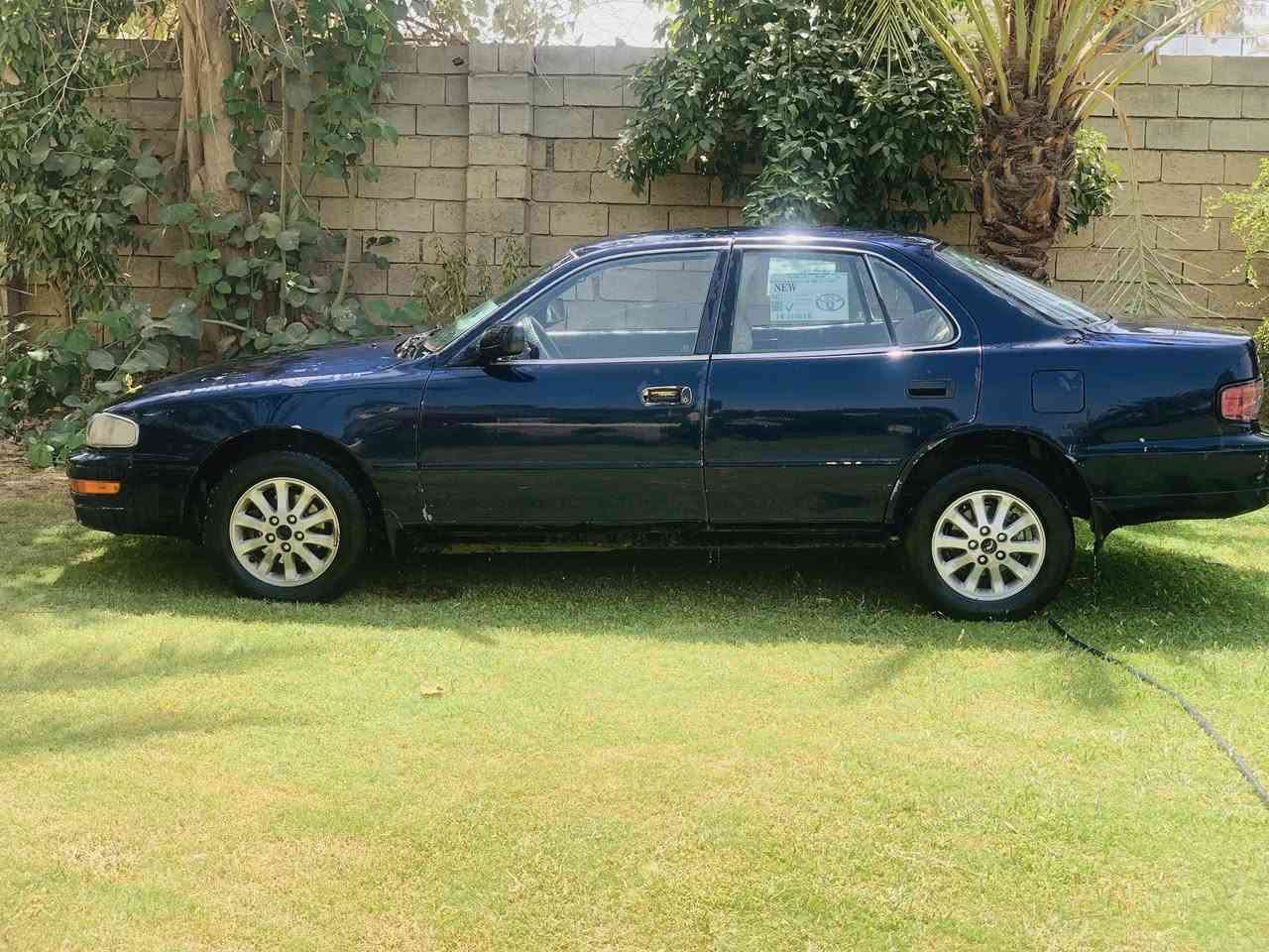 السلام وعليكم سياره كامري البيع موديل ٩٣  السياره جاهزه ونضيفه  رقمي ***********
