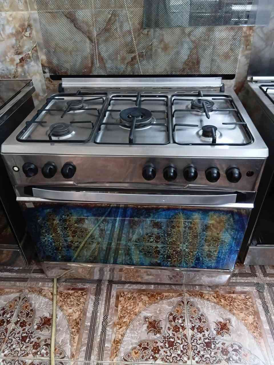 يالله طباخ نوع مصري الصنع شغال وطباخ كلش جديد وحلوو وناره زركه تخبل الفرن شغال فوك وجوه لاستفسار مراسلة الصفحه او الاتصال على الرقم ***********
