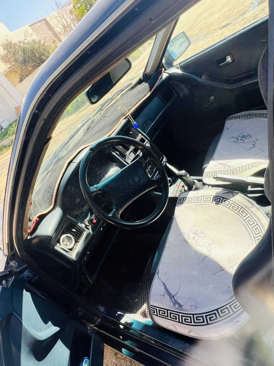 سلام عليكم سياره ءودي سيره بسمي ثاني يوم دوره سعر 30 ورق وبيها مجال حك جيه المكان ديالى خانقين رقمي ***********
