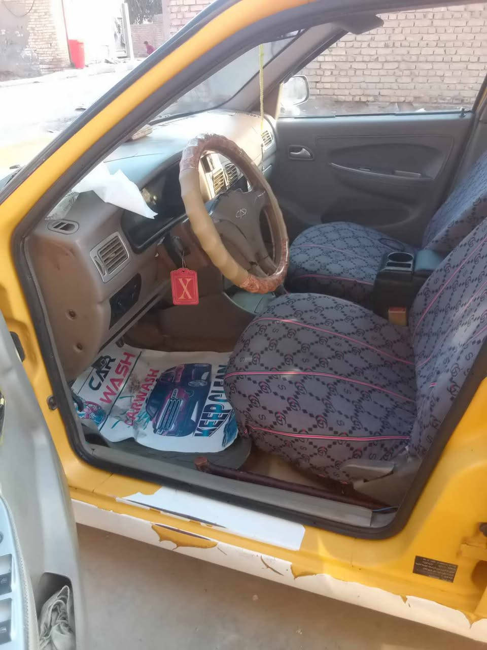 السلام عليكم سياره شيري كوين موديل 2011 سياره مقفوله السعر 30 ***********
