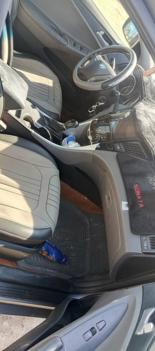 السلام عليكم
سوناتا 11 وارد امريكي رقم بغداد انكليزي سنويه إلى 30 حادثه ب امريكا بنيد فقط صبغ بدون اي دواخل وبالعراق باب خلف سائق صبغ ومباوك وياجاملغ شرط لاتكمه ولا لغد ولا دواخل جكه مابيهه محرك وكير وتبريد شرط الفحص كلهن جدد وتخم تاير جديد فقط دبلات اماميه  شاشه وكامره شغالات السعر 107  مجالهه قليل حك جيه مكاني بغداد 
***********
