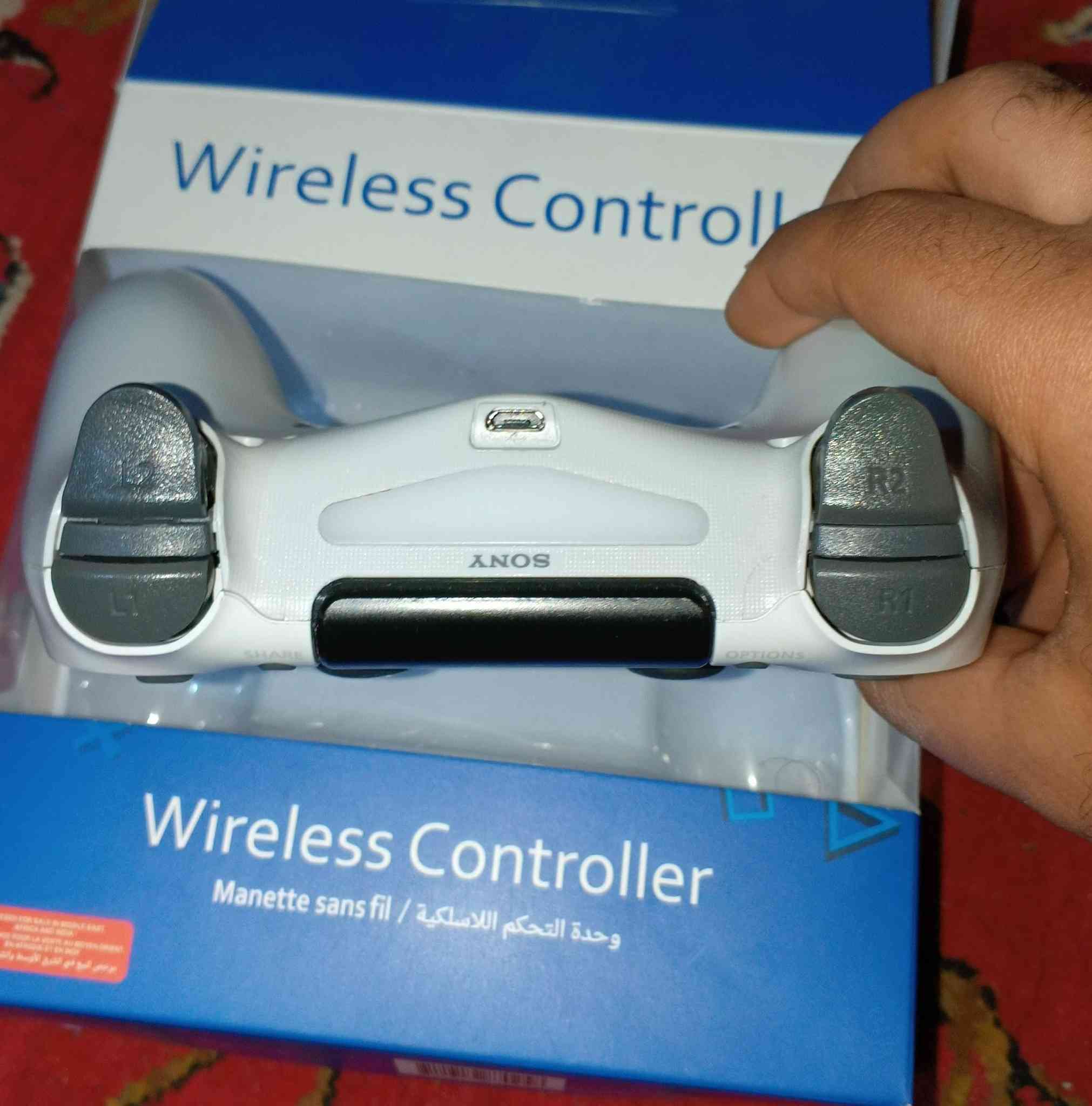 ركزلي ((من امها)) يدة بلي 4 بالة اصلي نظافة فول 98% لامفتوحة ولا مصلحه حتى براغيها مابيهن شخط تفاصيل كله بالصور والفيديو ع الفحص تلزمها بيدك وتضغط ازرار تترحم ع اهلي 30 الف للشراي لاتكسرون رجائا عنواني الكوفة شارع المعمل *********** او تراسلوني خاص اي استفسار بالخدمة
