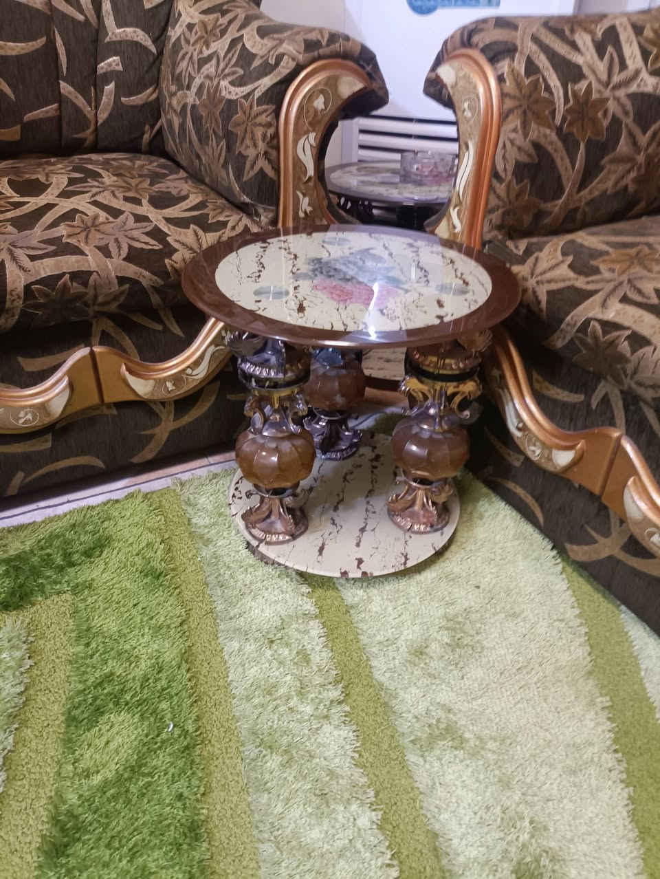 تخم  للبيع في منطقة الحسينية  
متكون  من عشرة مقاعد مع الطبلات زجاجية من خمس قطع
للاستفسار ع هذا الرقم ***********
السعر 275. الف 
للعلم التخم جدا نظيف
