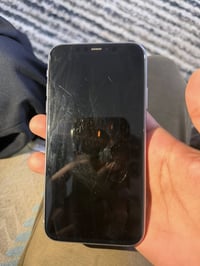 11عادي نظافة 90% ذاكرة 128 بطارية بلادية الجهاز ما مامفتوح بلادي بطاري...