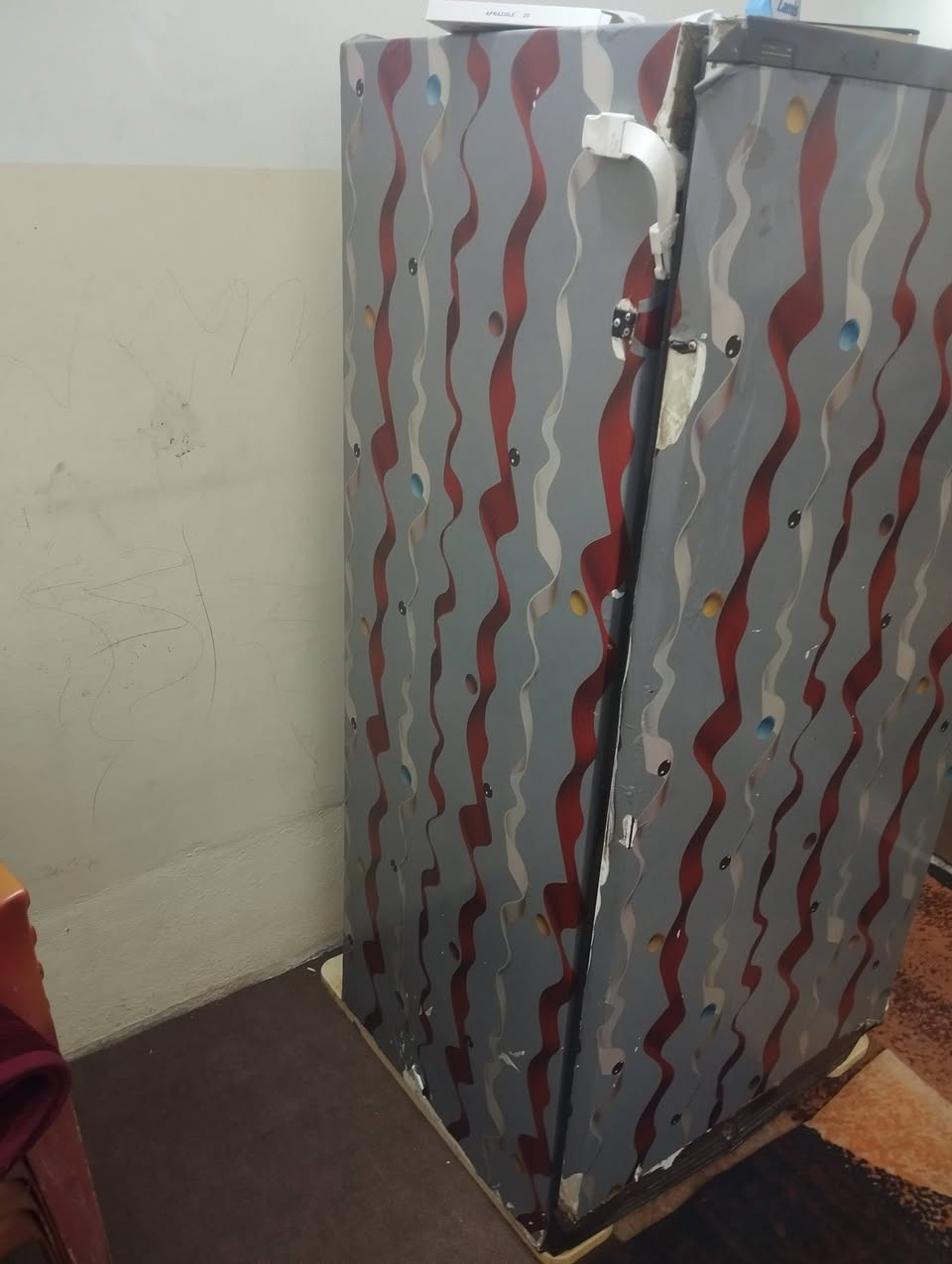 السلام عليكم ثلاجة عشتار بحاله جيده فريز شغال السعر 150وبيهال مجال للشراي..***********
