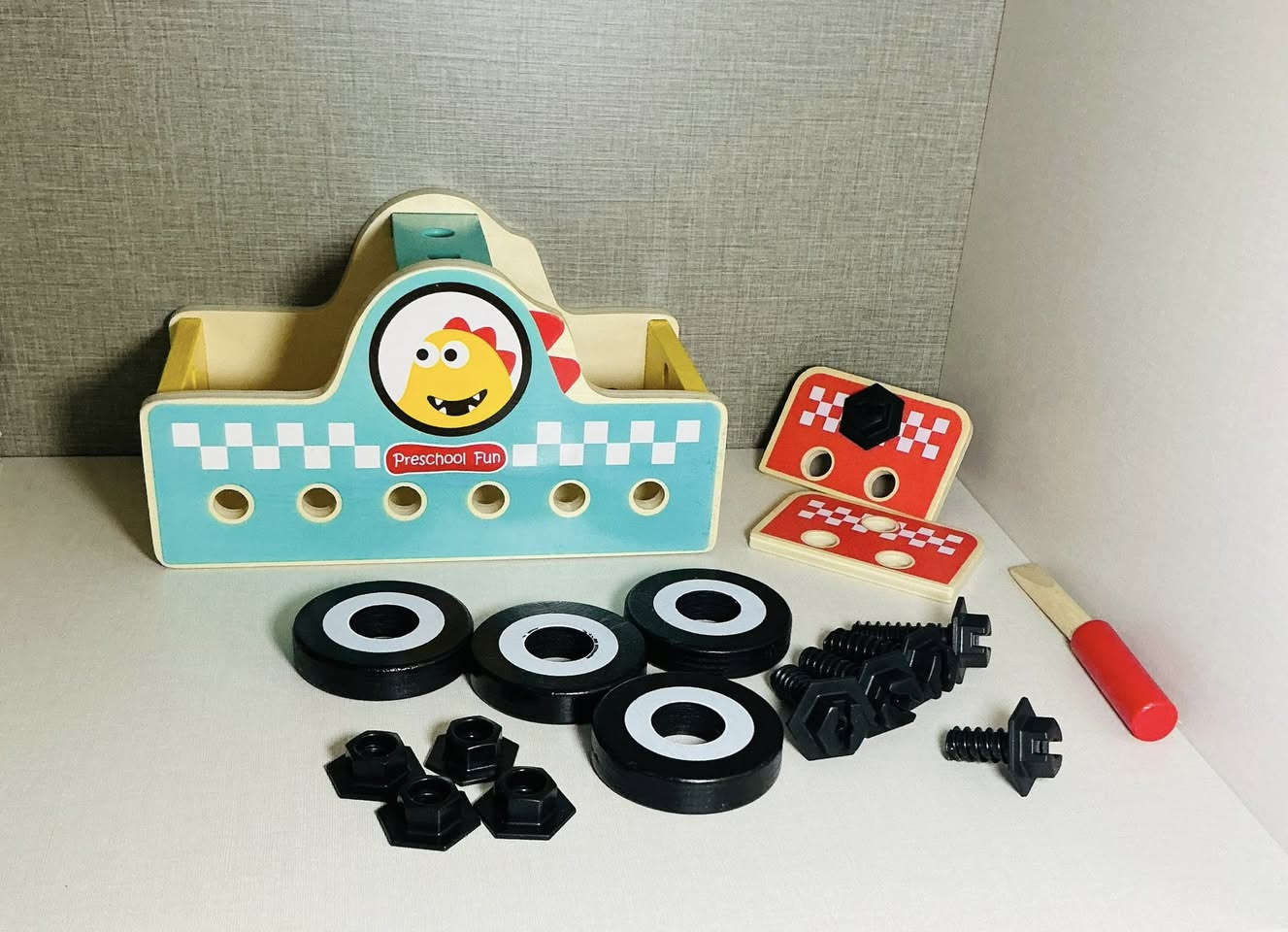 ‎لعبة أدوات خشبية باله اوربي تعليمية للأطفال 
 "PreSchool Fun"
🍓السعر (5) الف دينار..
💥اللعبة وظائف متعددة مثل فرز الأشكال، وتدوير ومحاكاة عمليات الفك والتركيب لتنمية المهارات..
💥مصنوعة من خشب عالي الجودة مع طلاء مائي غير سام، وتعتبر مناسبة للأطفال في مرحلة ما قبل المدرسة لتعزيز التنسيق بين اليد والعين
💥سياره يحركه الطفل اثناء اللعب وهم بوكس للالعاب 
💥تقويه كف ايد الطفل فك البراغي وارجاعهه تنميه الذكاء والصبر


**إذا كنت صاحب هذا الإعلان وتريد حذفه لأي سبب، رجاءا أرسل رسالة إلى الدعم الفني**