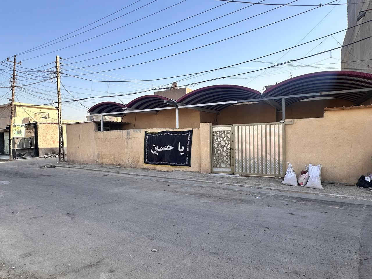 عقار للبيع مساحة ٢٥٠ متر ركن موقع تجاري واجهة ١٧م و نزال ١٤.٧٠ م قرار ٢٥ 
العنوان : جسر ديالى القديم حي السلام 
للاستفسار اكثر : ***********
