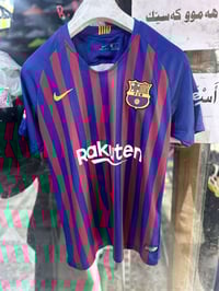 ملابس • مقاس L • توصيل مجاني