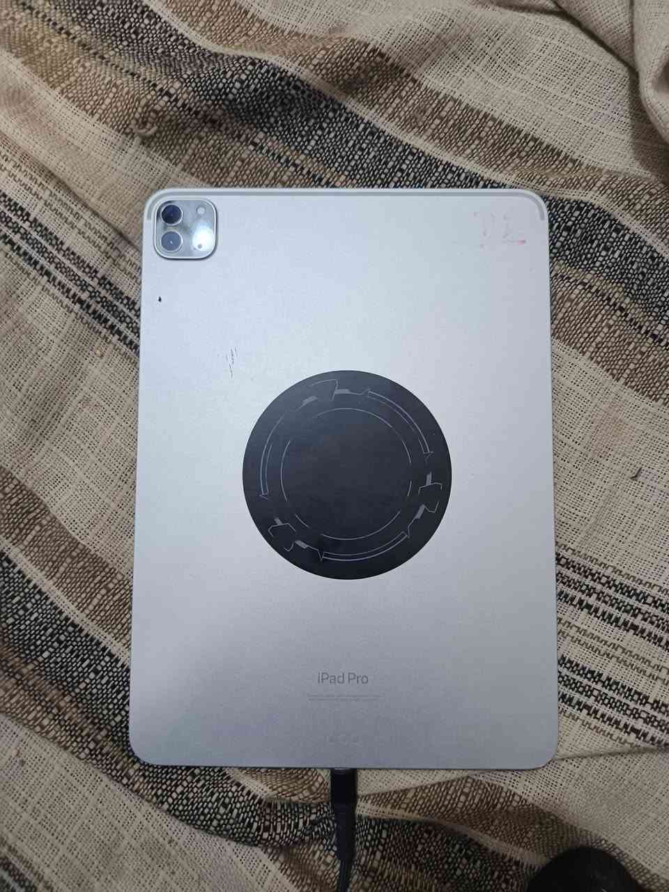 ايباد 11 m2 قبل شهرين بطاريته 100 هسه ماعرف بي هاي صده صغيره مماثره عليه مكاني ذي قار ***********
